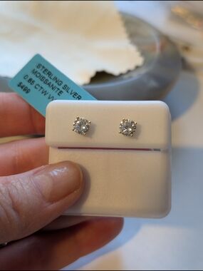 Moissanite Stud Earrings - 0.85 CTW